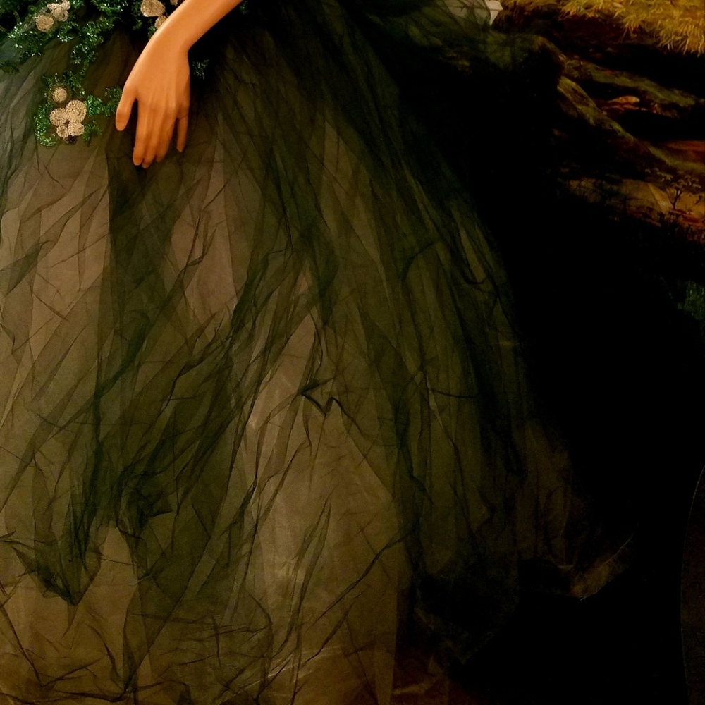 SAMPLE GOWN - AMEENAH Green Afghan Inspired Wedding Ballgown Set - Picture 4 of 8